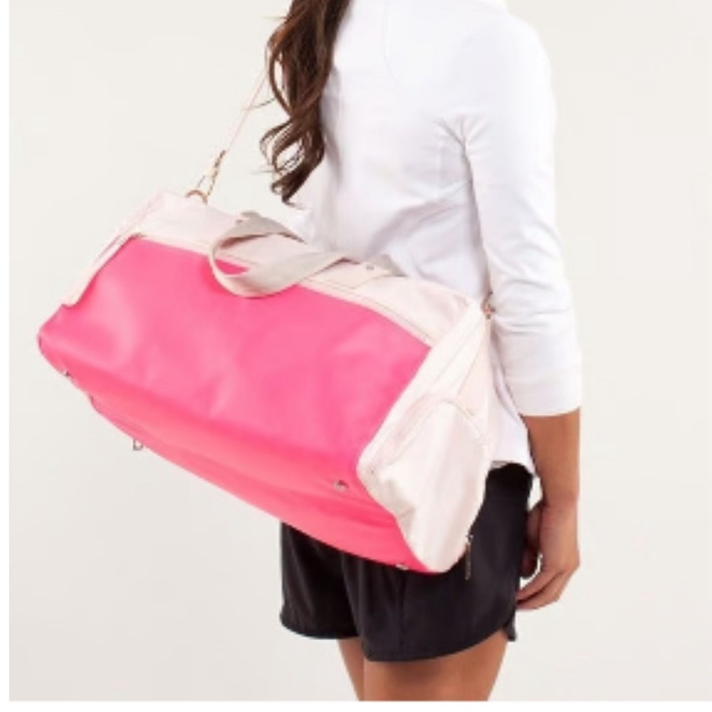 LULULEMON Yoga On The Run Pink Parfait Duffel Bag